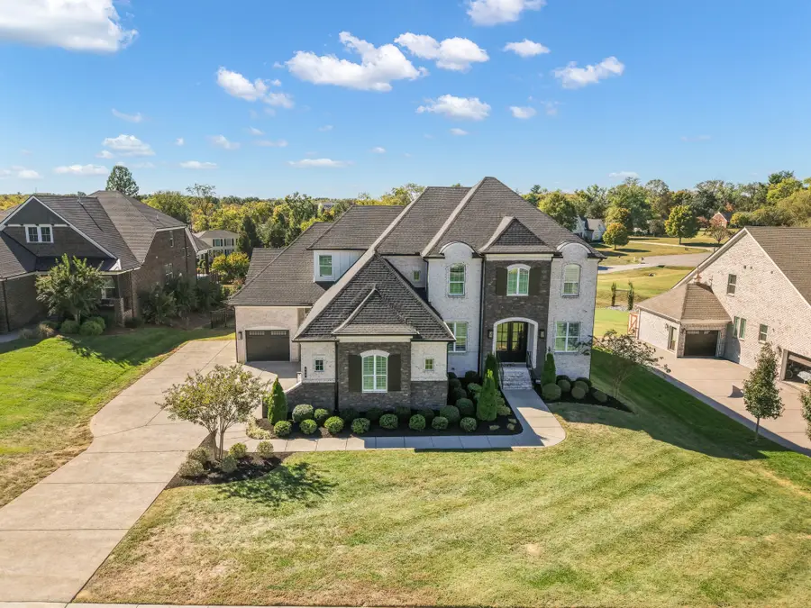 660 Concord Dr, Gallatin, TN 37066 - #3