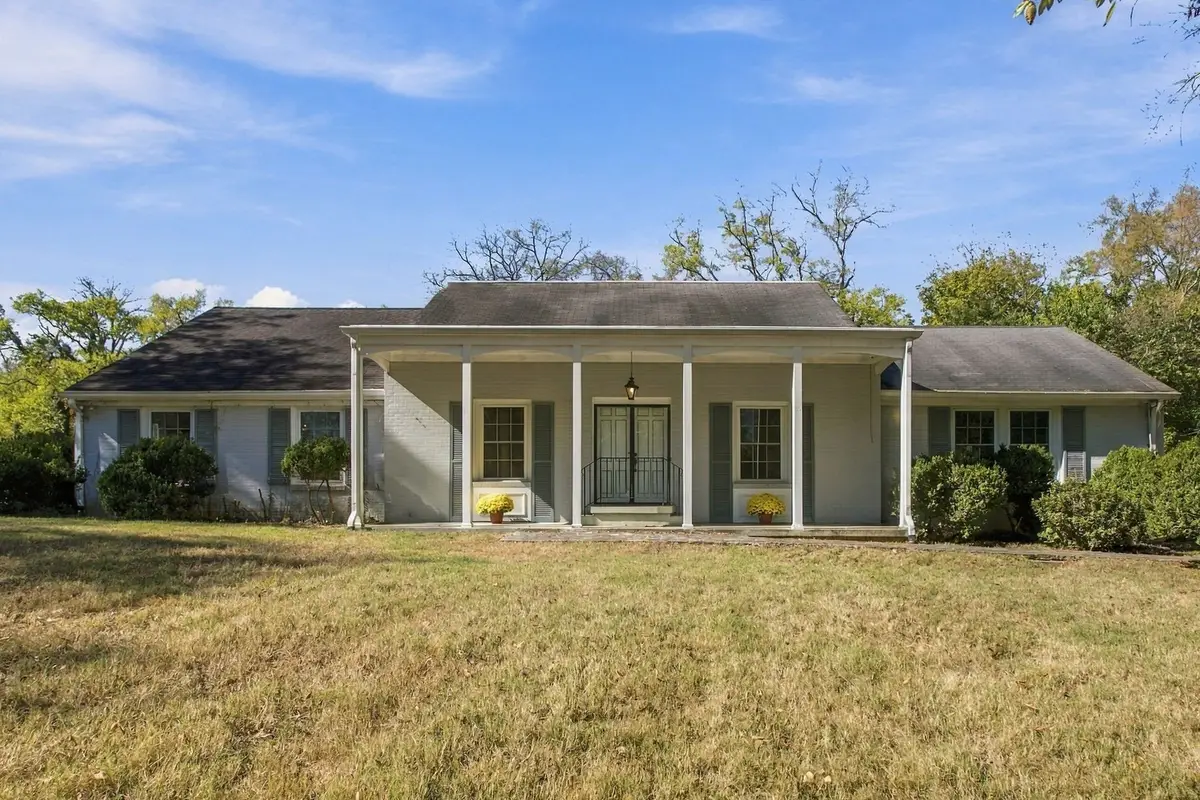 810 Academy Ln, Columbia, TN 38401 - #1