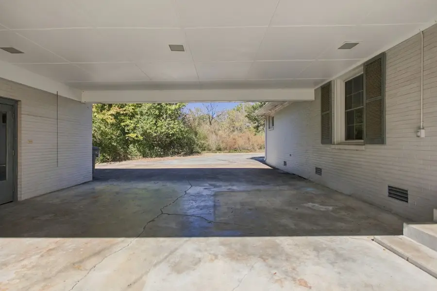 810 Academy Ln, Columbia, TN 38401 - #3