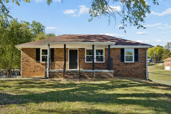 239 Raintree Dr, Clarksville, TN 37042