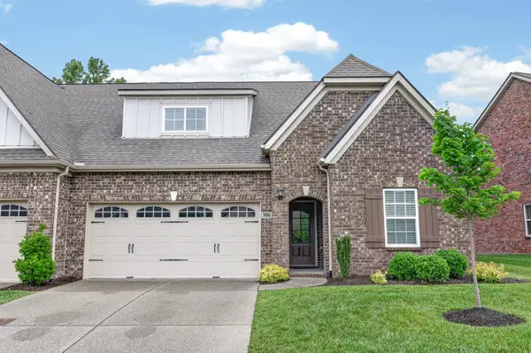 906 Meadowcrest Way, Lebanon, TN 37090