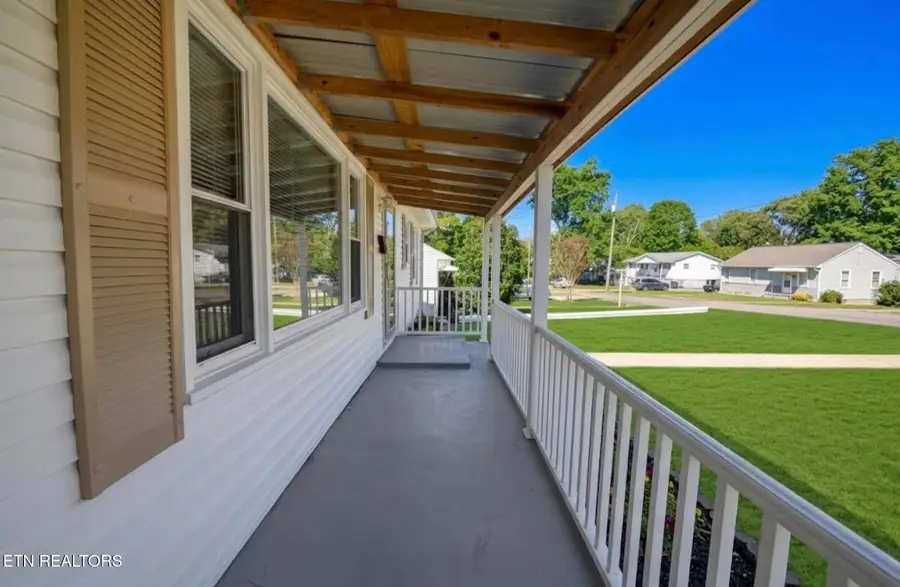 3215 Barton St, Knoxville, TN 37917 - #3