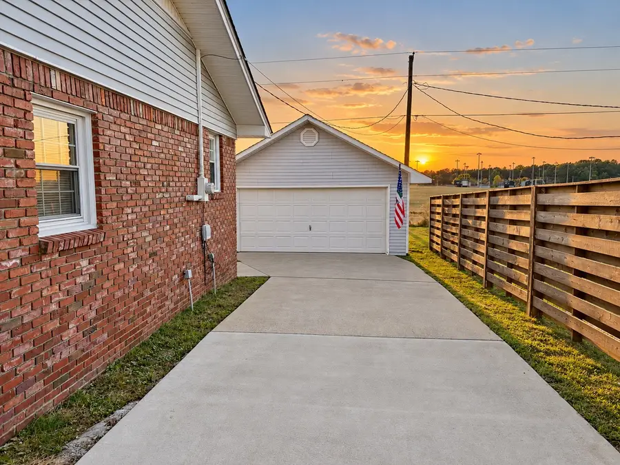 212 Collier St, Loretto, TN 38469 - #3
