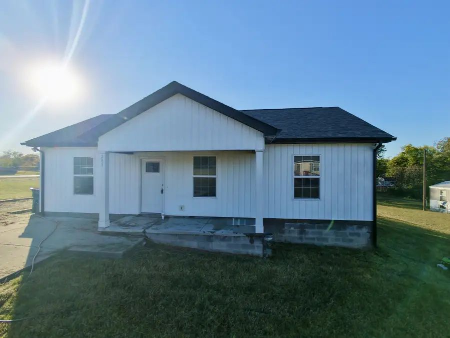 205 Arkansas Ave, Oak Grove, KY 42262 - #3