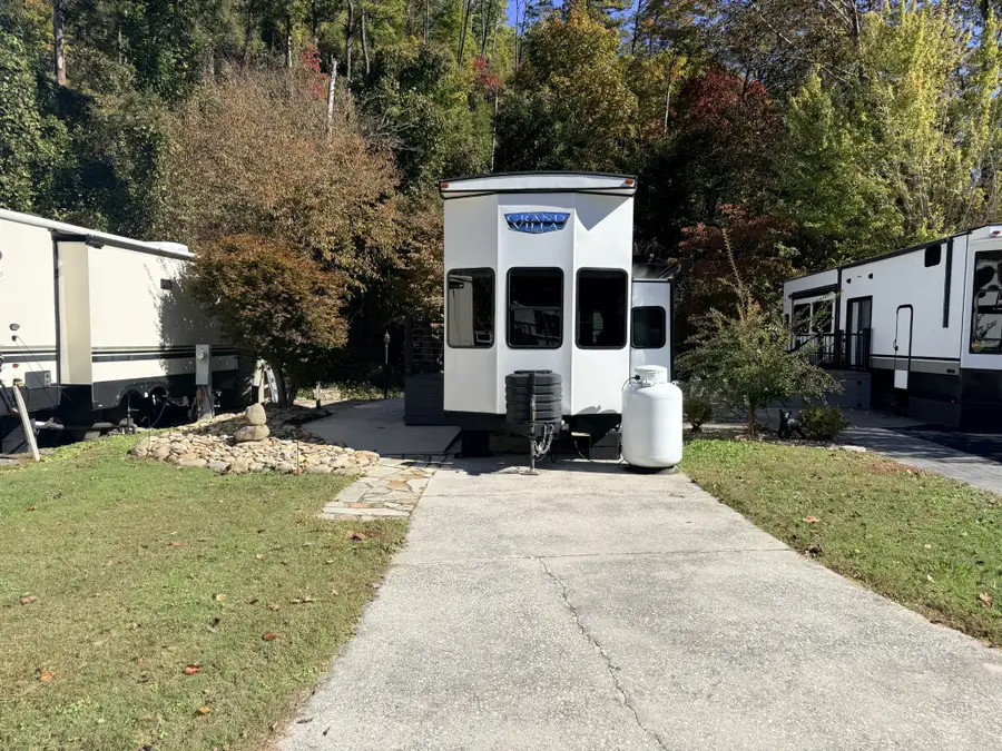 4229 E Parkway, Gatlinburg, TN 37738 - #3