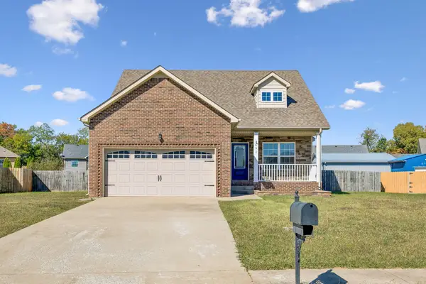 692 Crestone Ct, Clarksville, TN 37042