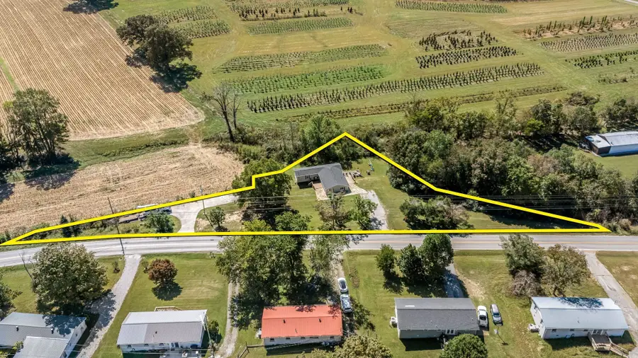 1065 Short Mountain Rd, McMinnville, TN 37110 - #2