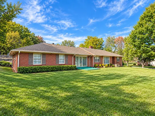 1703 Windover Dr, Nashville, TN 37218
