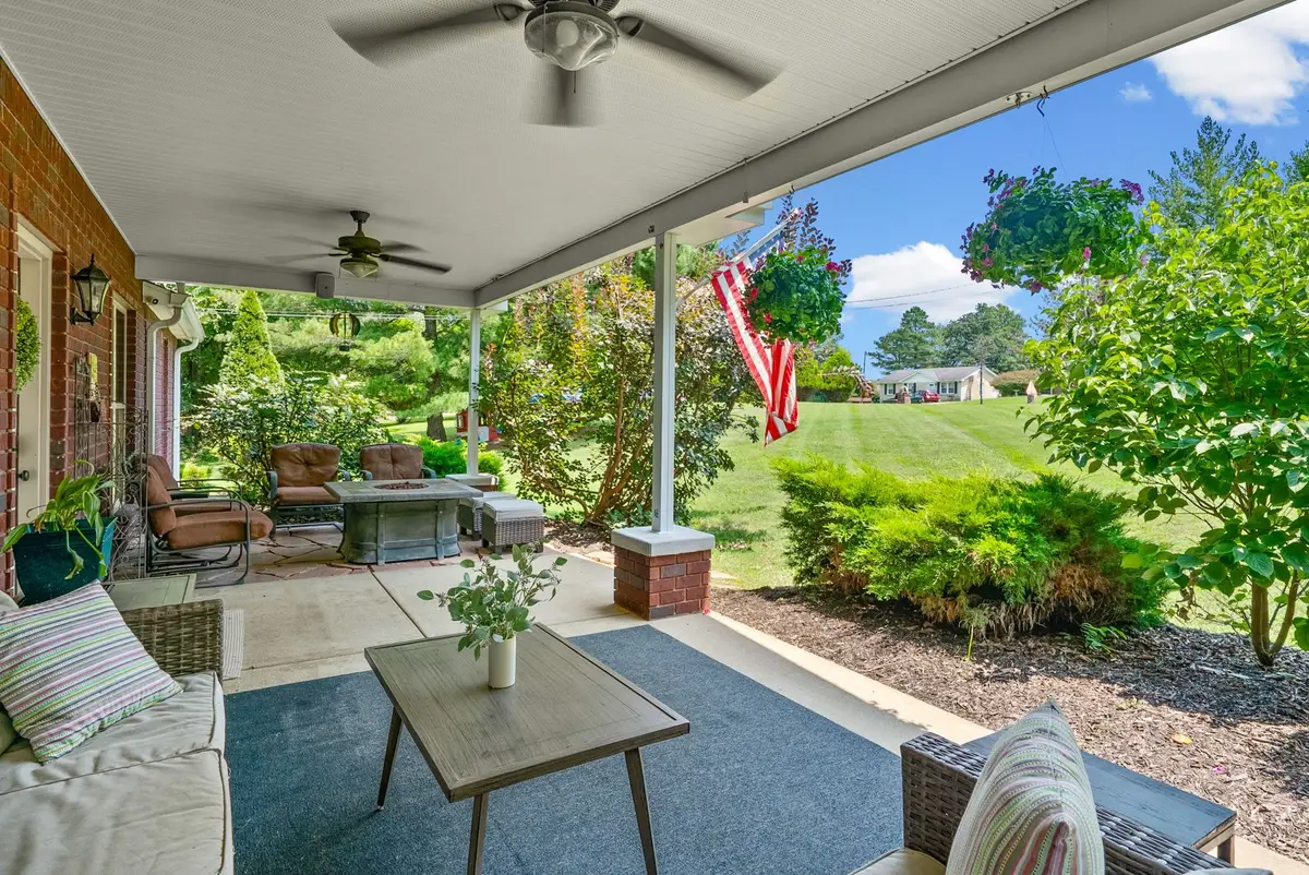 825 Pollard Rd, Clarksville, TN 37042 - #1