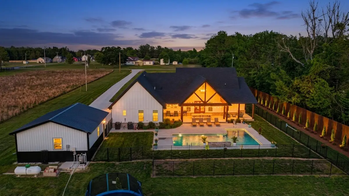 879 Mount Vernon Rd, Bethpage, TN 37022 - #1