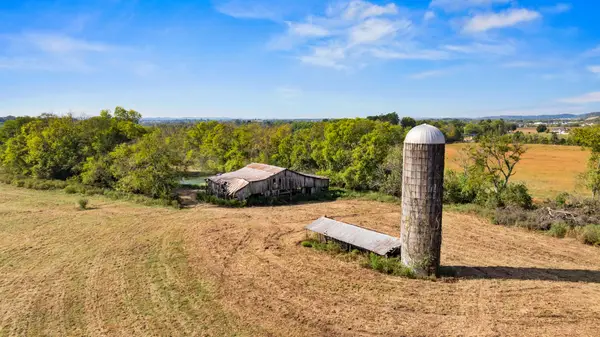 2829 Thompson Station Rd E, Thompsons Station, TN 37179