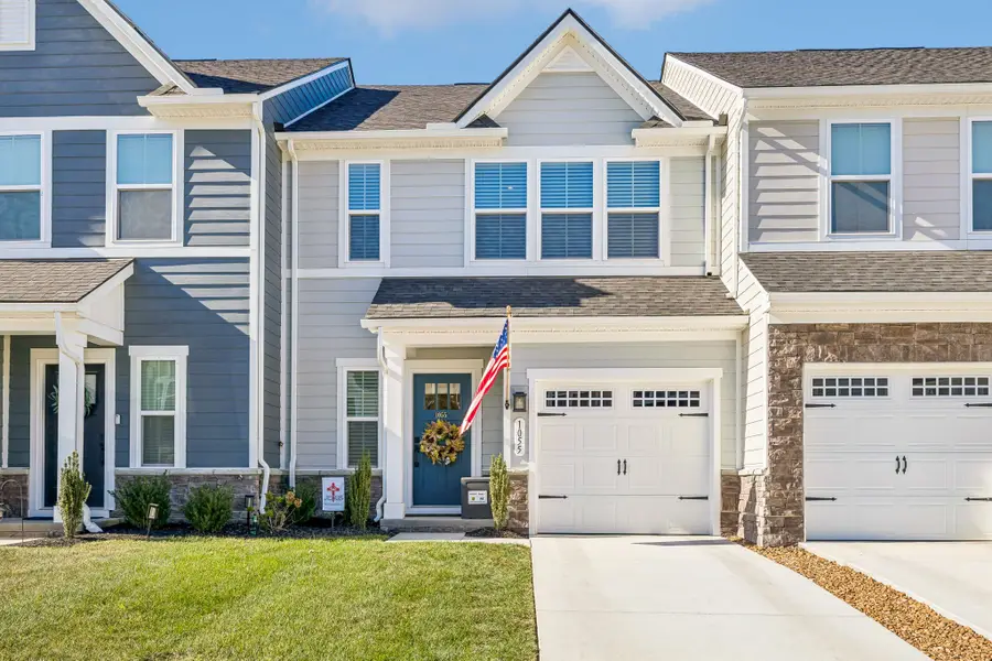 1055 Mountain View Dr, Thompsons Station, TN 37179 - #2