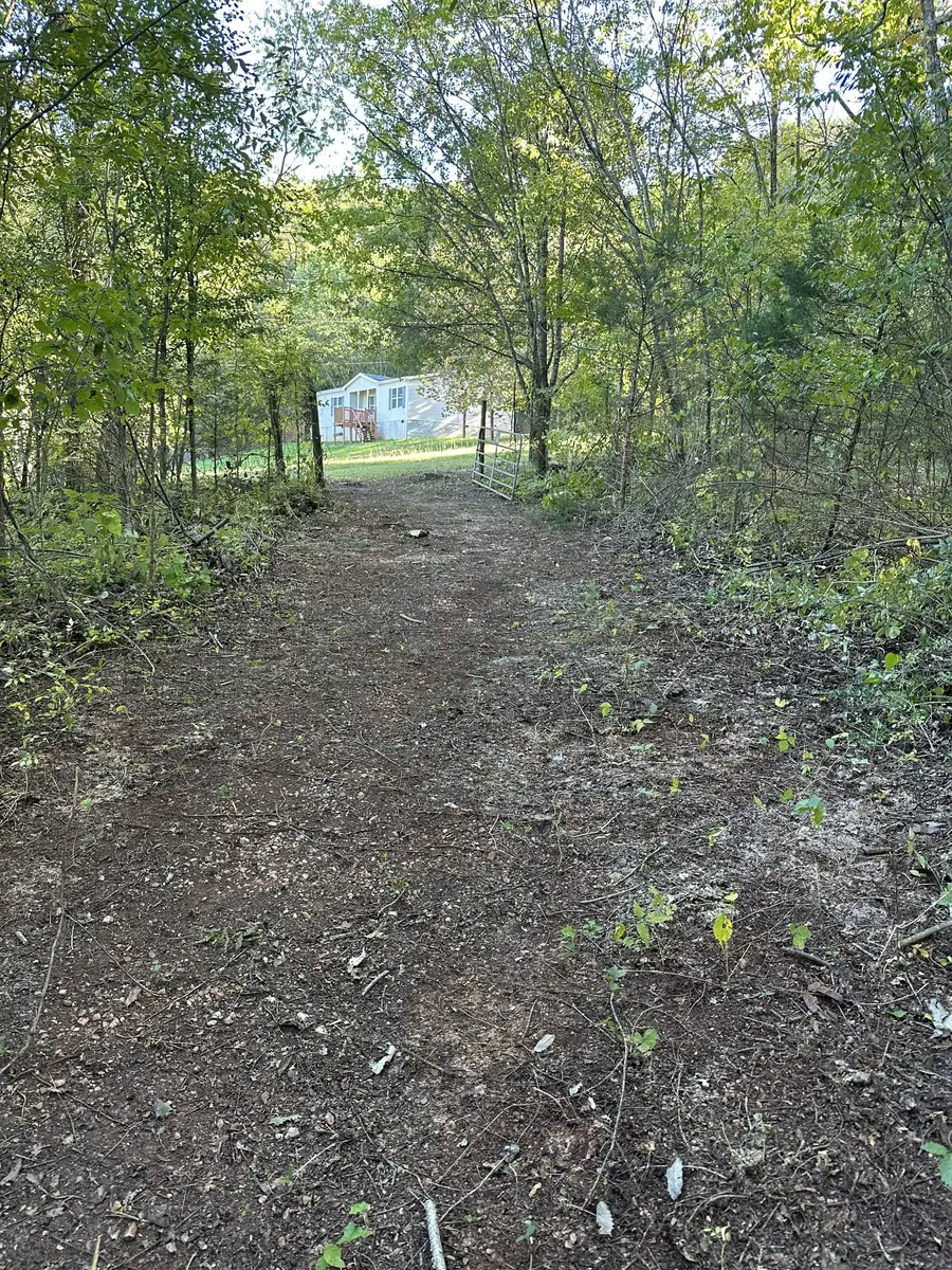 4228 Sweetwater Vonore Rd, Sweetwater, TN 37874 - #2