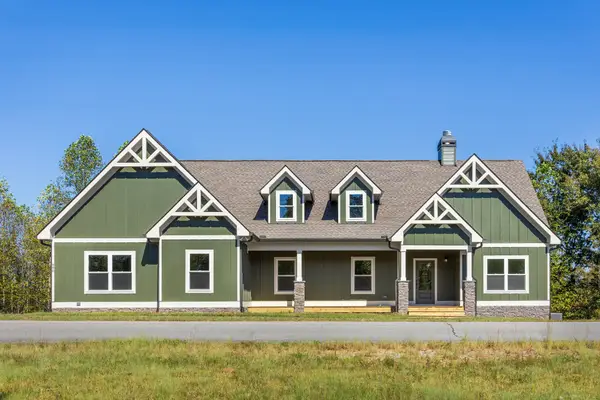 690 Preservation Dr, South Pittsburg, TN 37380