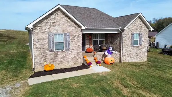 2841 Oak Grove Church Rd, Bethpage, TN 37022