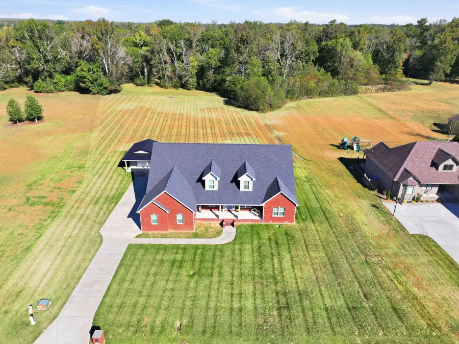 241 Roberts Creek Cir, Manchester, TN 37355 - #2