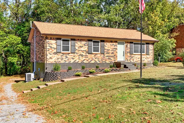 717 Ranch Hill Dr, Clarksville, TN 37042