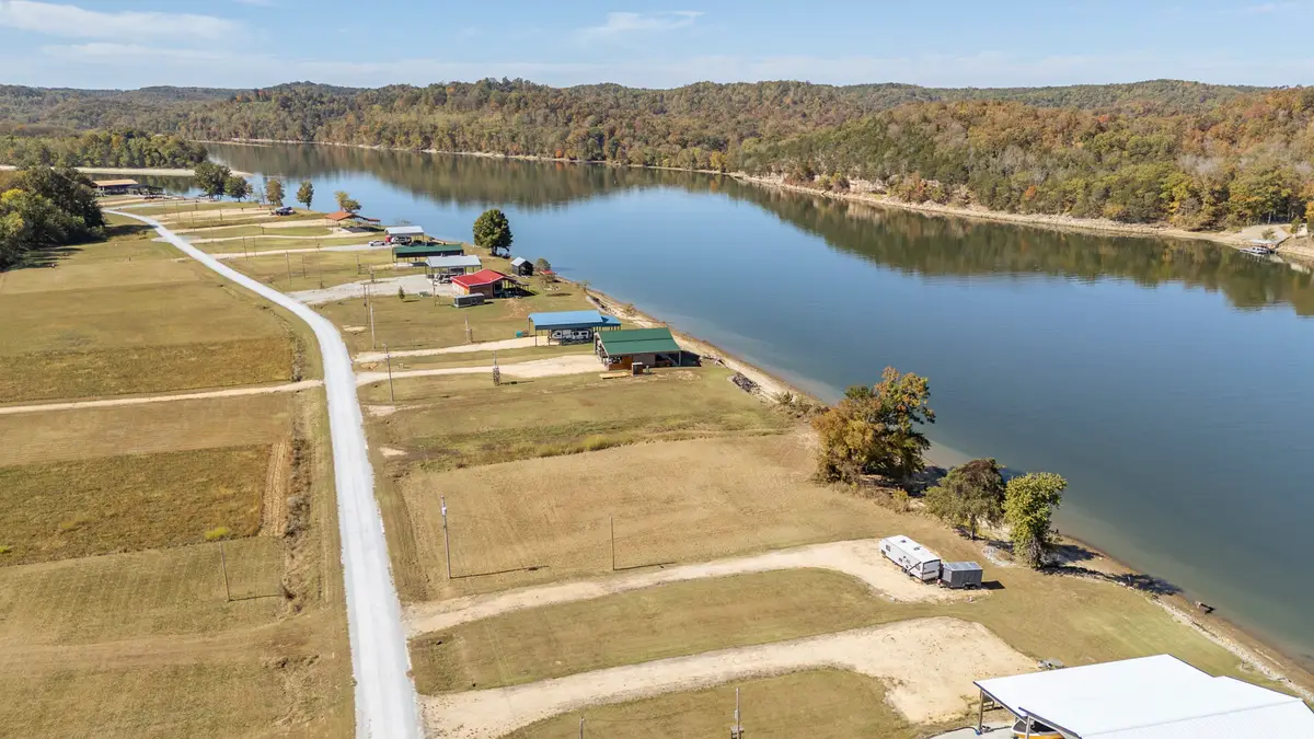 356 S River Front Dr, Clifton, TN 38425 - #1