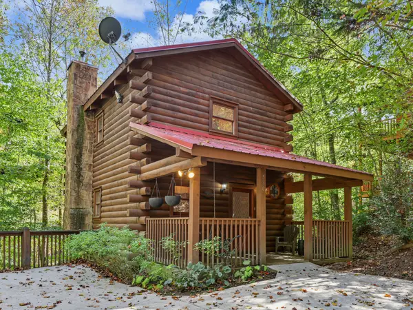 530 Ogle Dr, Pigeon Forge, TN 37863