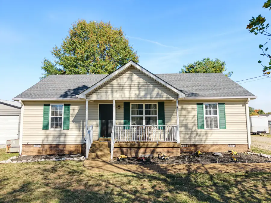 1466 Bridle Ln, Chapel Hill, TN 37034 - #2