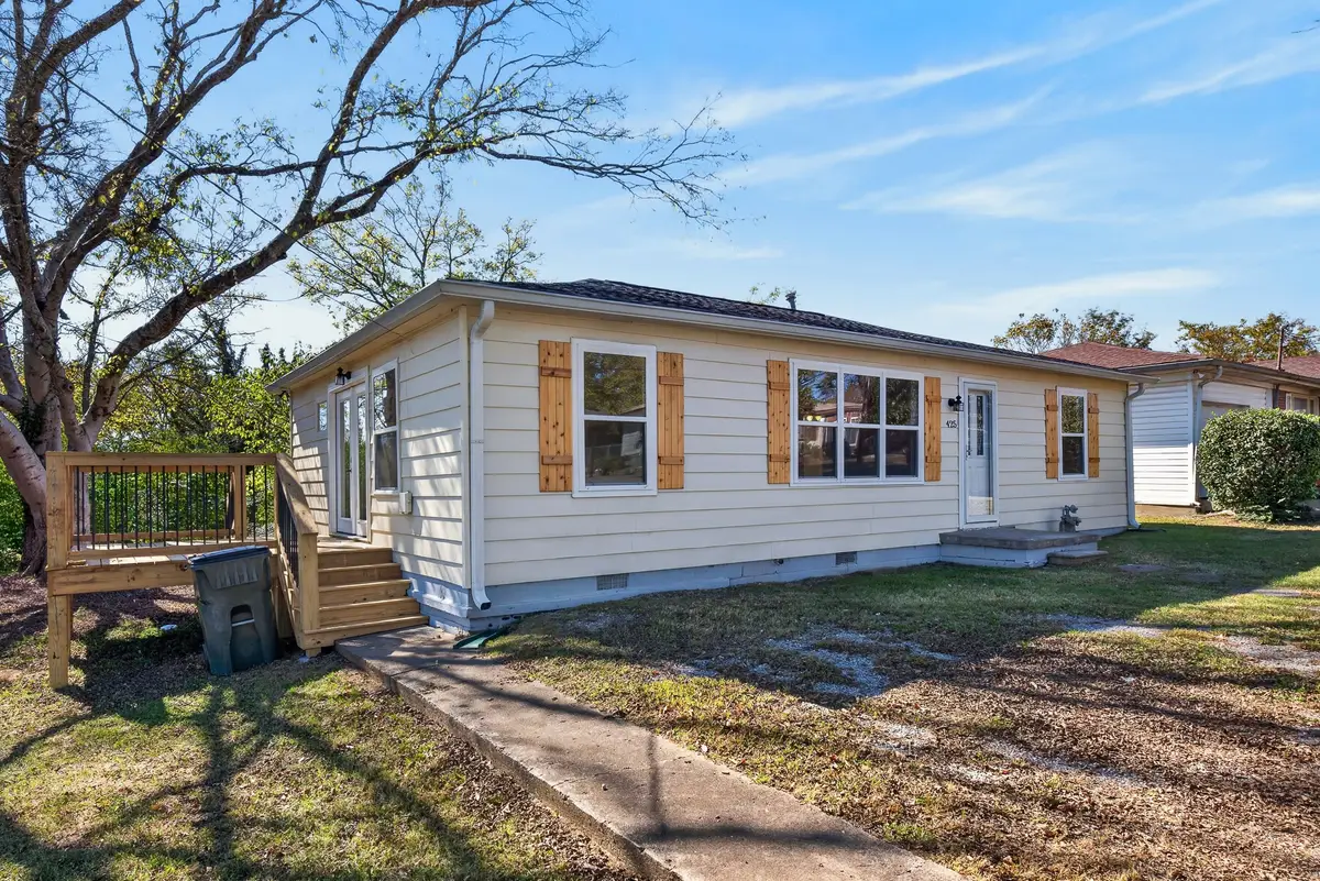 425 Hall St, Gallatin, TN 37066 - #1