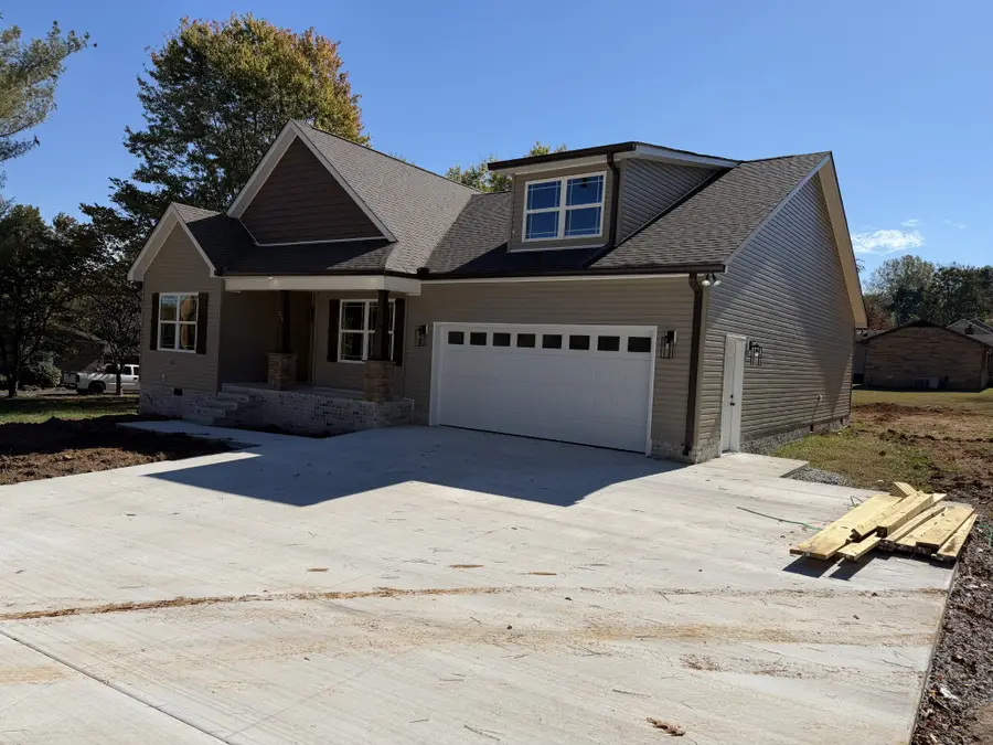 219 Hill St, Estill Springs, TN 37330 - #3