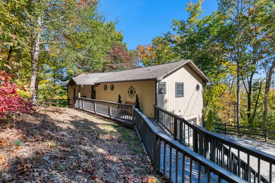 742 Lloyd Huskey Rd, Pigeon Forge, TN 37863 - #2