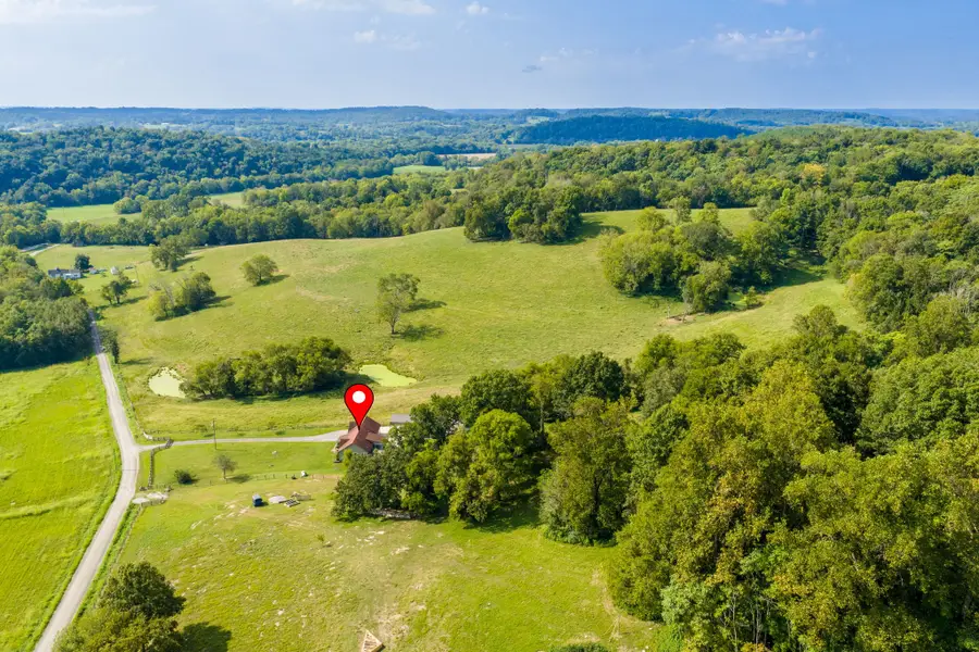 4283 Turkey Creek Rd, Williamsport, TN 38487 - #3