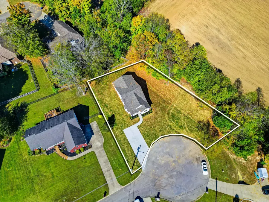 818 Cottonwood Ct, Springfield, TN 37172 - #3