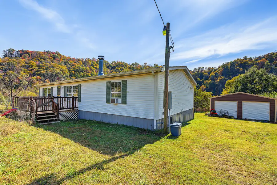 1739 Stinking Creek Rd, La Follette, TN 37766 - #2