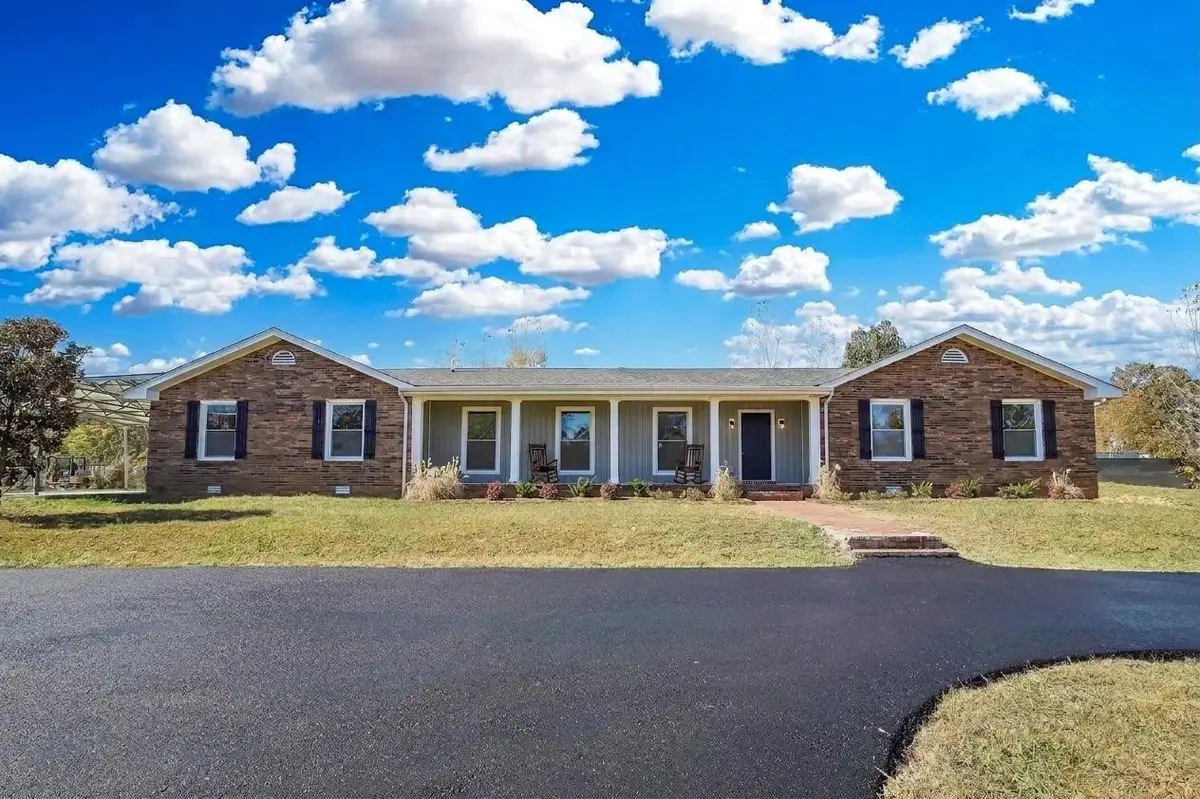 5850 Highway 48, Cunningham, TN 37052 - #1