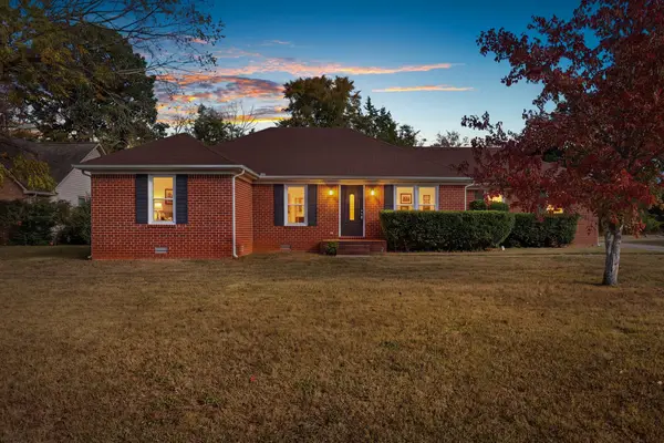 1326 Haynes Dr, Murfreesboro, TN 37129