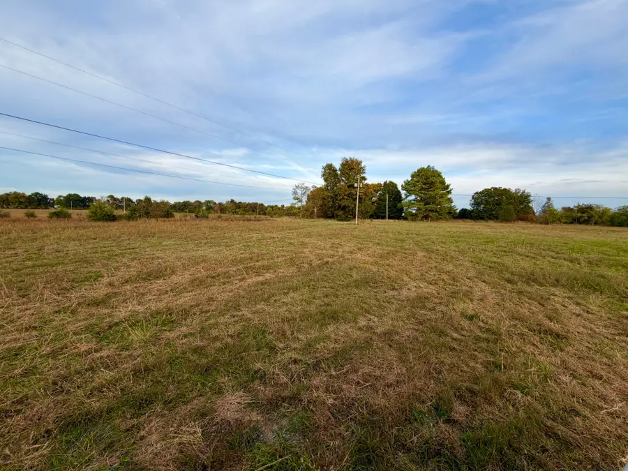 543 Whitaker Rd, Shelbyville, TN 37160 - #3