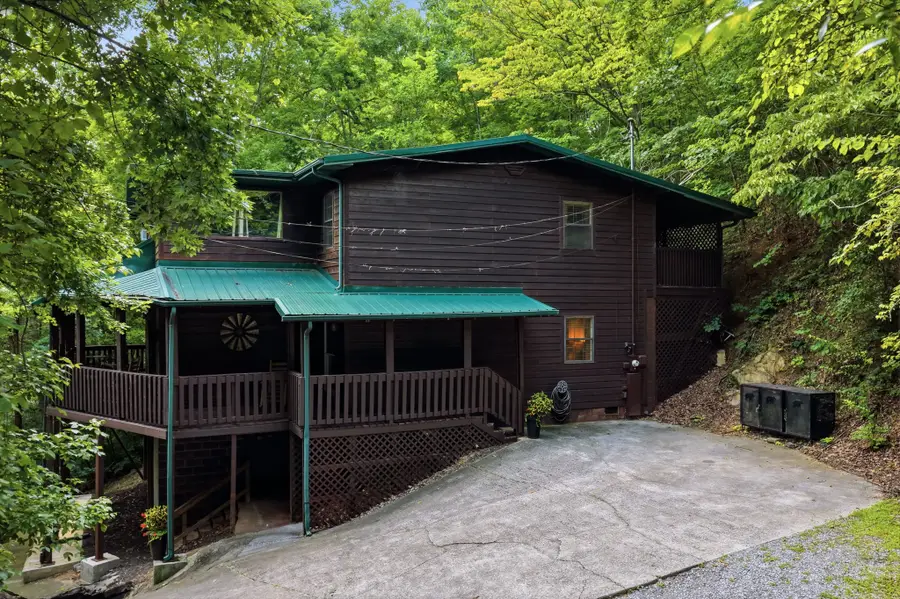 2202 Applewood Rd, Sevierville, TN 37862 - #3