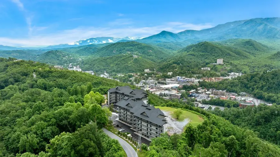 855 Campbell Lead Rd #108, Gatlinburg, TN 37738 - #2