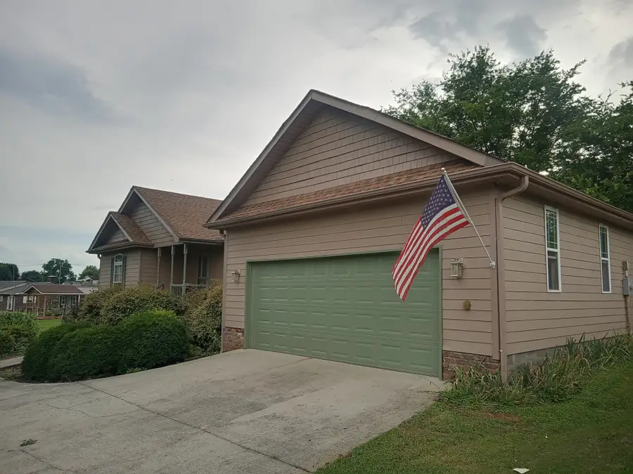 859 Oakland Rd, Sweetwater, TN 37874 - #2
