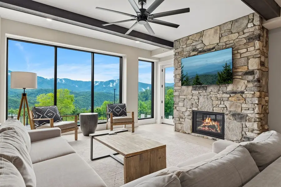 855 Campbell Lead Rd #107, Gatlinburg, TN 37738 - #2