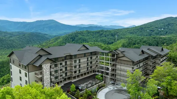 855 Campbell Lead Rd #207, Gatlinburg, TN 37738