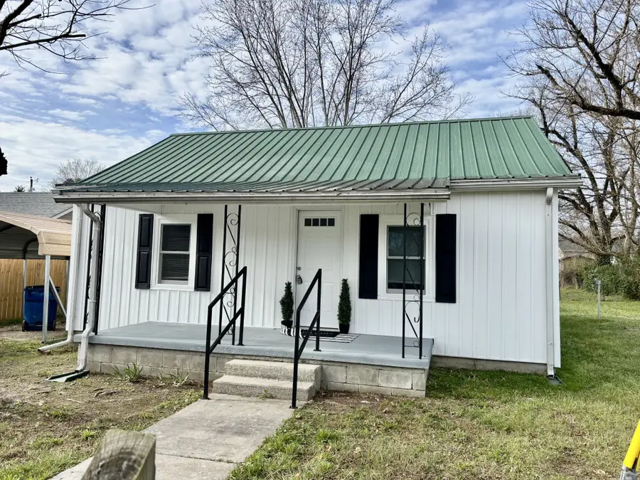 612 Maple St, Manchester, TN 37355 - #3