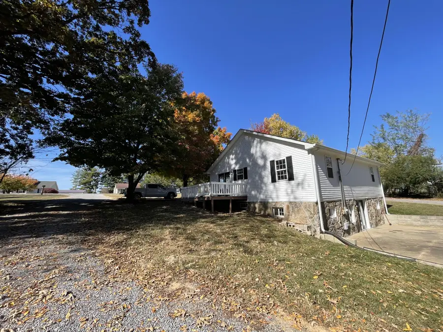 202 Gammons Ln, Lafayette, TN 37083 - #2