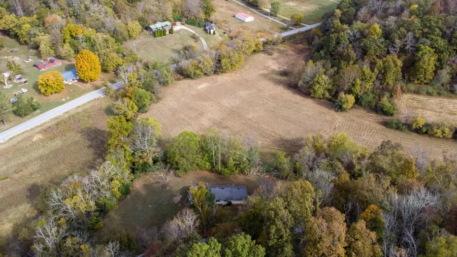 3074 Robert Skelley Rd, Columbia, TN 38401 - #2