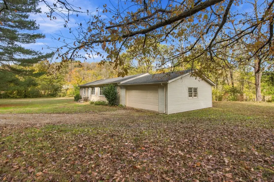 3074 Robert Skelley Rd, Columbia, TN 38401 - #3
