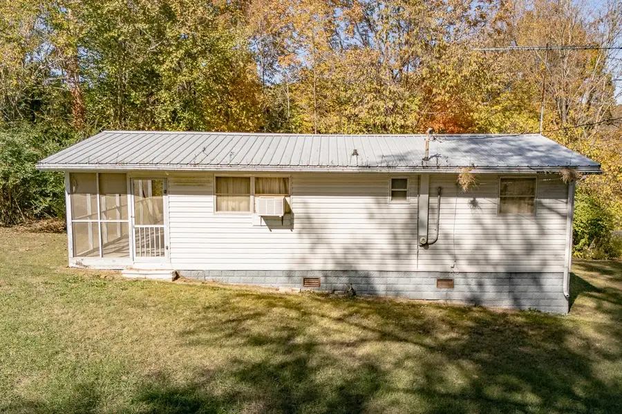 1384 Austin Lake Rd, Baxter, TN 38544 - #2