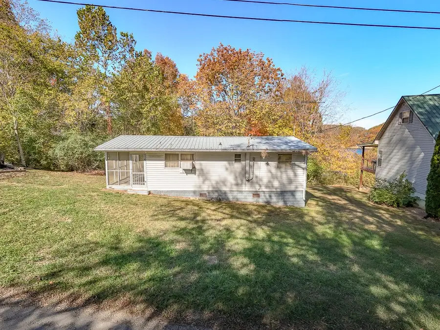 1384 Austin Lake Rd, Baxter, TN 38544 - #3