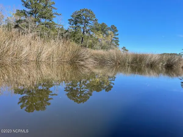 330, 211 Garbacon Drive, Beaufort, NC 28516