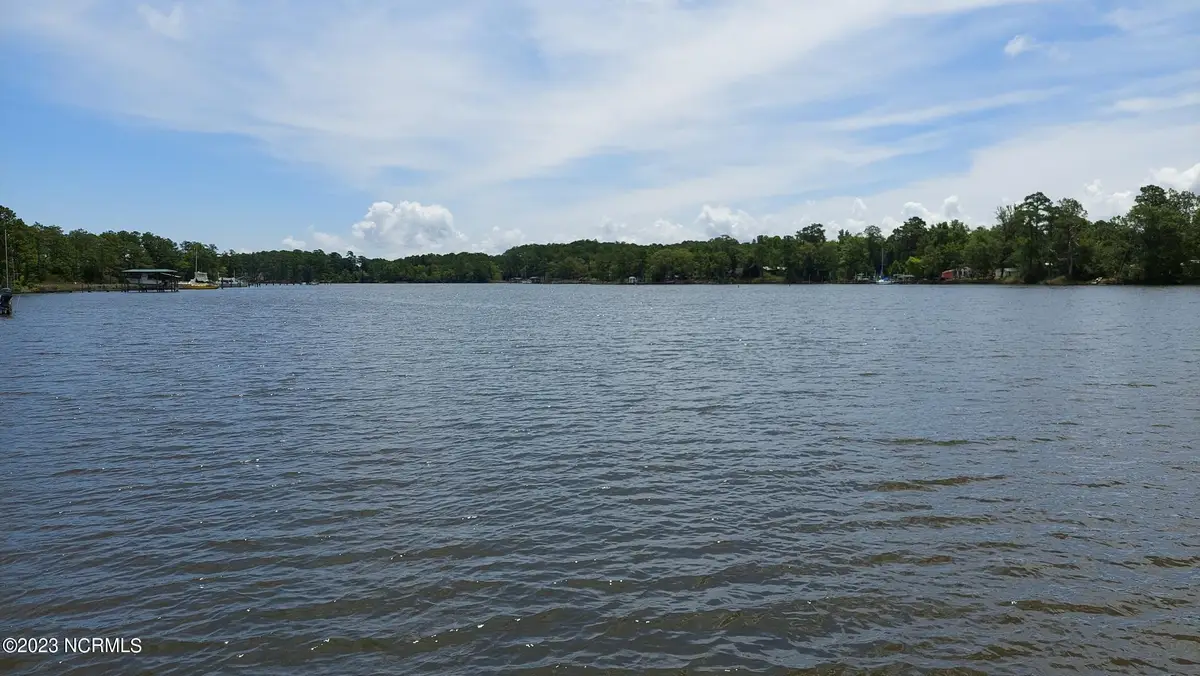 22 Shore Drive E, Oriental, NC 28571 - Image #1