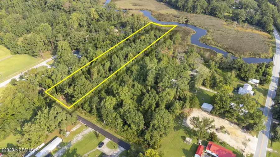 2 Dees Avenue, Bayboro, NC 28515 - Image #3