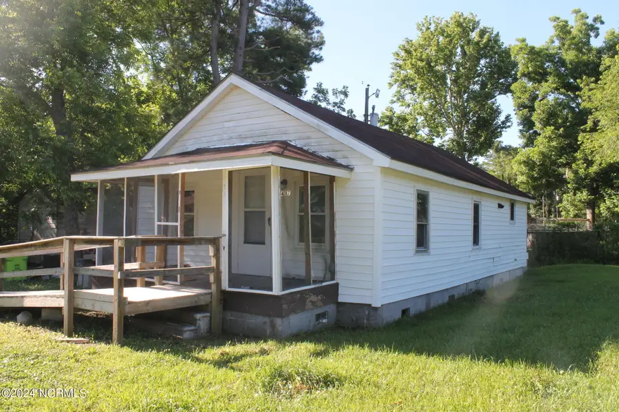 415 & 417 Baldwin Circle, Whiteville, NC 28472 - Image #2