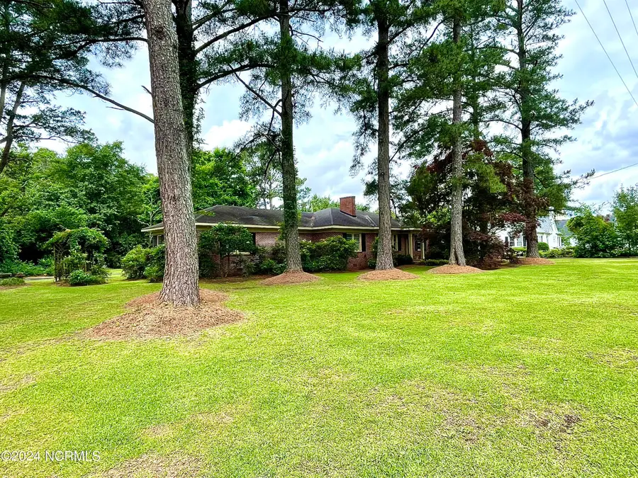 711 N East Street, Roseboro, NC 28382 - Image #3