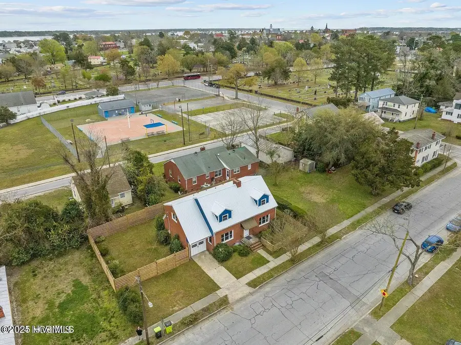 916 Bern Street, New Bern, NC 28560 - #2